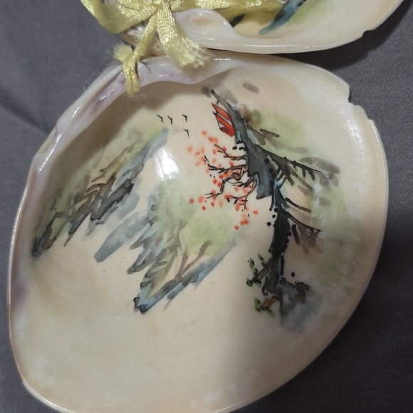 Japanese Kai-awase Hand Painted Clam Shell Game 2 Shells Pair - Picture 3 of 6